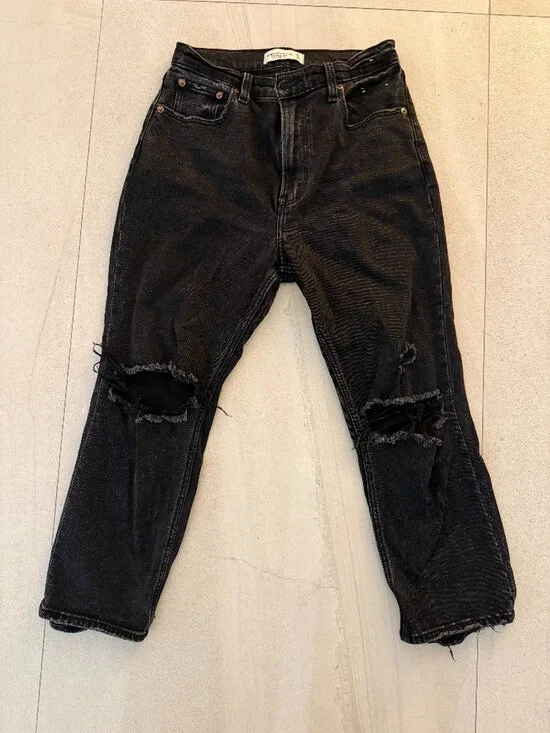 Abercrombie & Fitch - Ultra High Rise Ankle Straight Jean (4 XS) - Picture 2 of 4